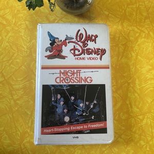 🪂 Disney’s Night Crossing VHS 🪂